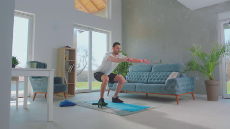 hombre de fitness haciendo ejercicio