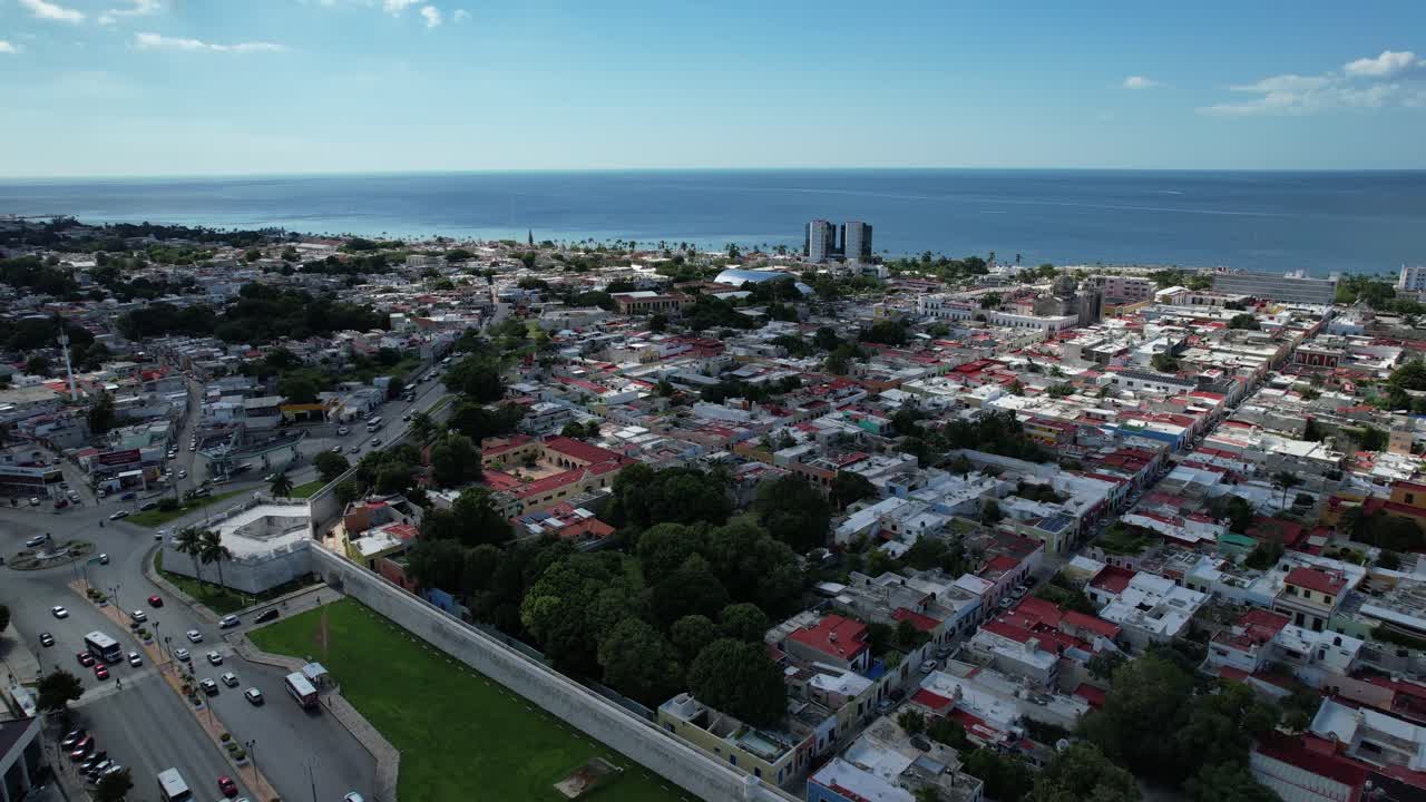 toma frontal de la ciudad de campeche en méxico