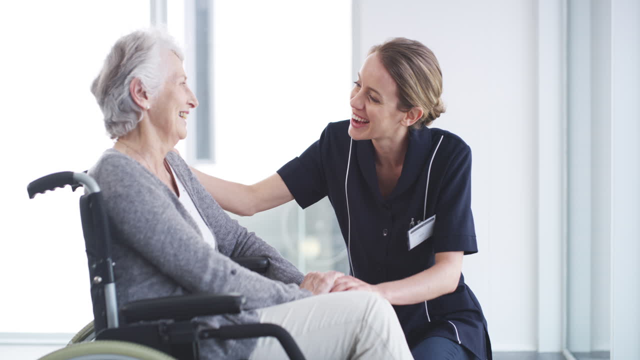 si assicura che tutti i suoi pazienti siano ben curati.