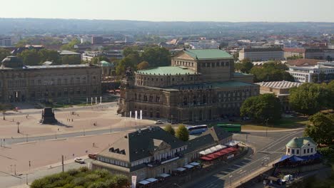 Cityscape-Dresden-Zwinger,-Church,-Opera-at-Elbe