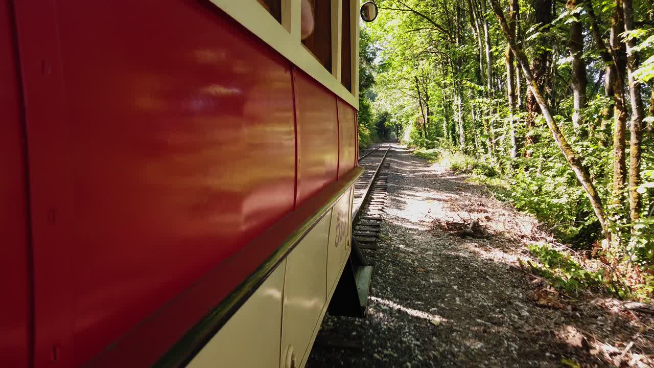 caballete de ferrocarril en el carro willamette