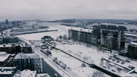 4K-Winterstadt-Montreal-Alter-Hafen-Drone-Seq-006