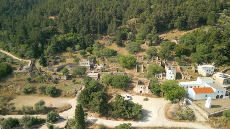 Vista-Aérea-De-Drones-De-Las-Ruinas-Antiguas-En-La-Ciudad-De-Kos,-Grecia