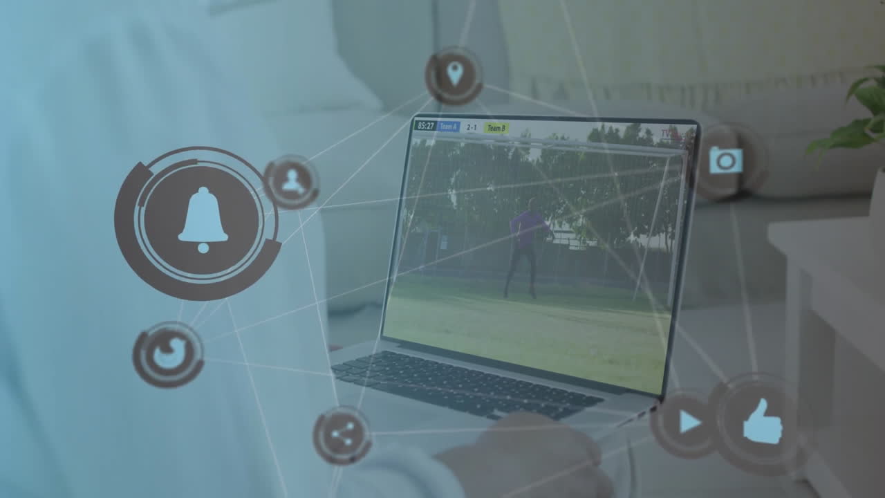 persona que usa una computadora portátil con video deportivo, animación de la red de redes sociales sobre la pantalla
