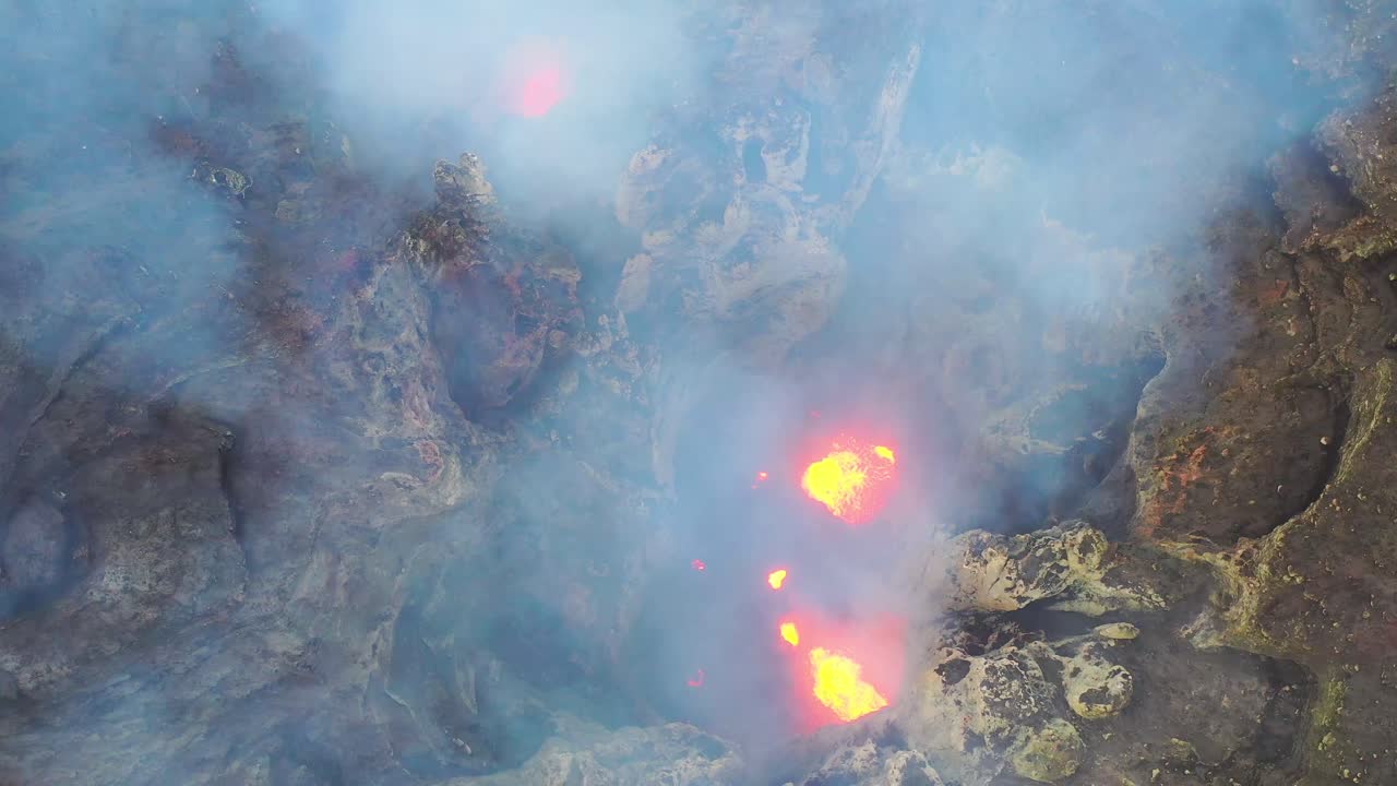impresionante antena dramática sobre el volcán mt yasur erupción volcánica lava en la isla de tanna vanuatu 1