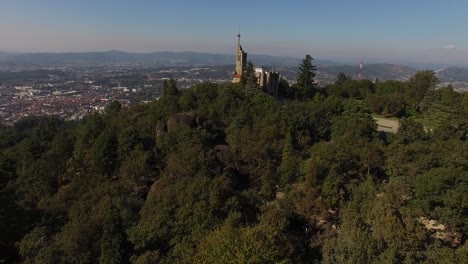 iglesia en un paisaje natural increíble