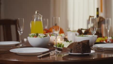 festive thanksgiving dinner table