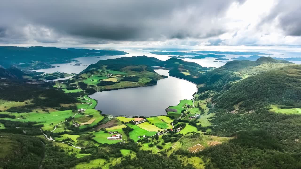 공중 영상 아름다운 노르웨이의 자연.