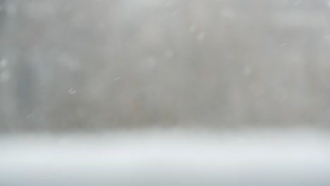 copos de nieve blancos cayendo en invierno, copos de neve de la nevada invernal de navidad.