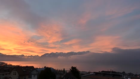 Amanecer-Resplandeciente-Sobre-El-Lago-Leman,-Desde-Suiza,-Vaud