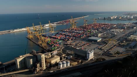 Blick-Vom-Mont-Juic-Mit-Blick-Auf-Port-De-Barcelona