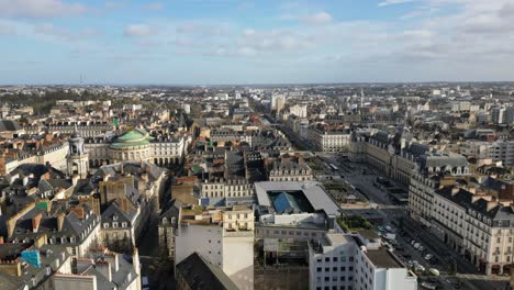 ópera de rennes y ayuntamiento en la plaza mairie, francia