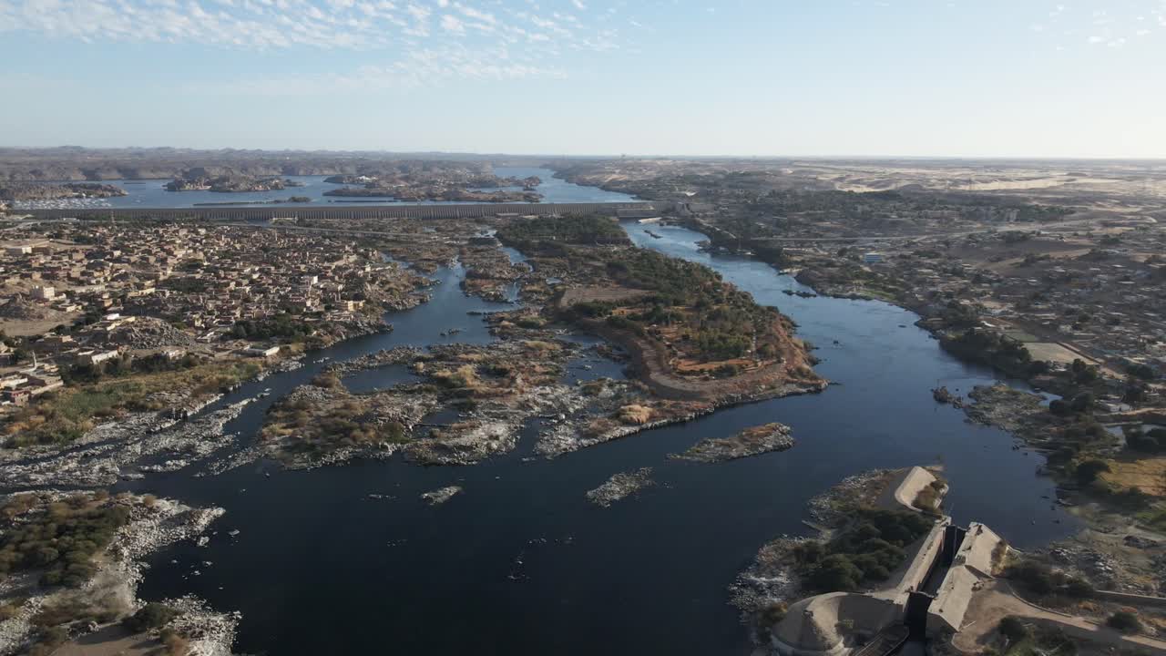 imágenes de aviones no tripulados de aswan , isla