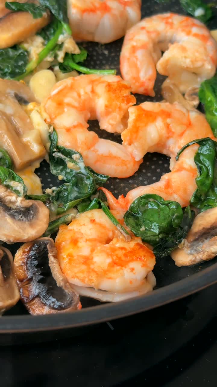 Shrimp Stir-Fry with Mushrooms and Spinach