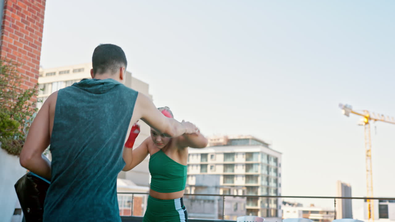 야외  ⁇ 복싱, 피트니스와 함께 권투 선수와 코치