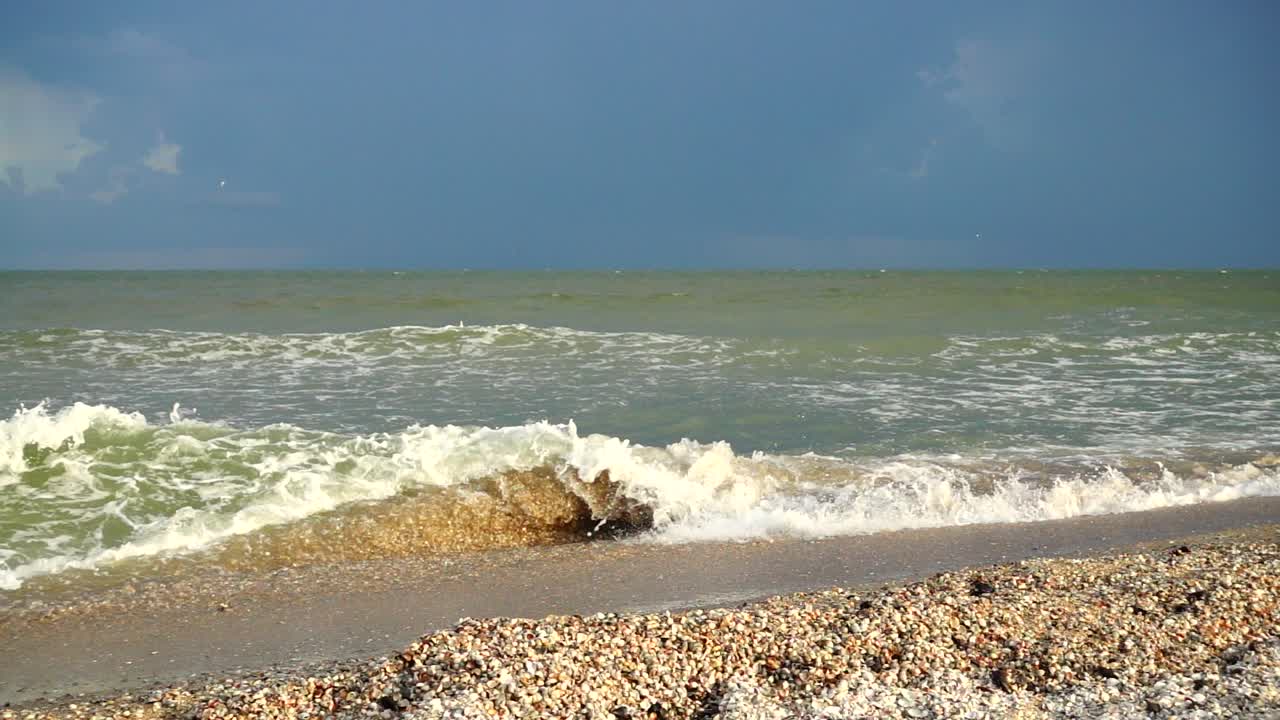 Onda del mare. Slow motion. Riprese in mare.