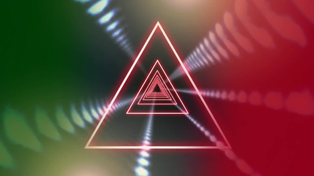 viajando en un túnel triangular