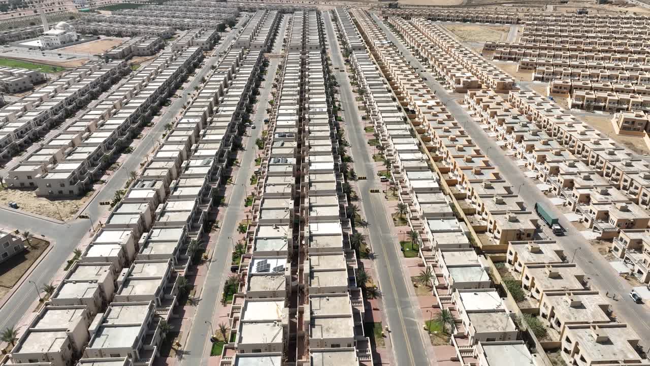 카라치에 있는 현대 주택 바리아 타운 주택 단지의 조감도