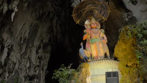 Estatuas-En-La-Parte-Superior-De-Las-Cuevas-De-Batu-Kuala-Lumpur-Malasia-Dios-Hindú