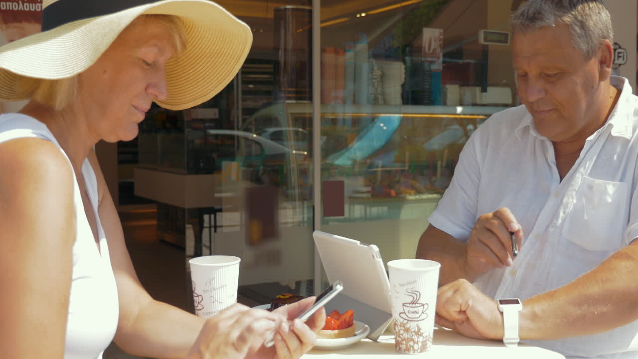 현대 생활은 진정한 대화를 할 수 없습니다.