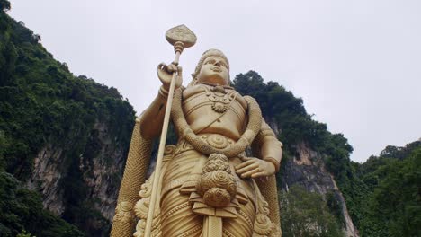 Majestätische-Statue-Der-Batu-Höhlen-In-Malaysia