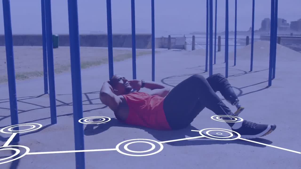 анимация растущей коммуникационной сети над мужчиной-спортсменом с протезом ноги, тренирующимся на открытом воздухе