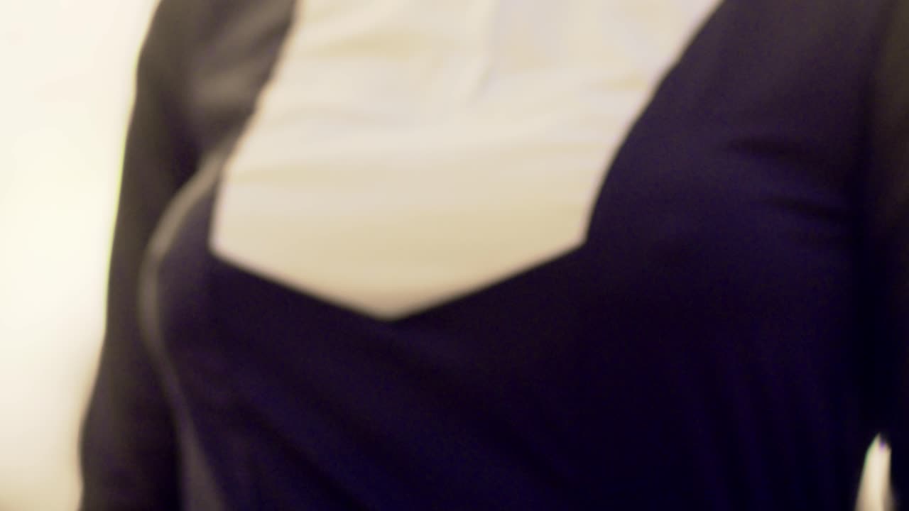 inclinar el tiro, las manos, a la cara sonriente, mujer bonita, montar a caballo, niñas sueño, montar, un caballo, favorito de las niñas, mujer feliz, placer, regalo, deporte ecuestre, ocio de lujo, semental