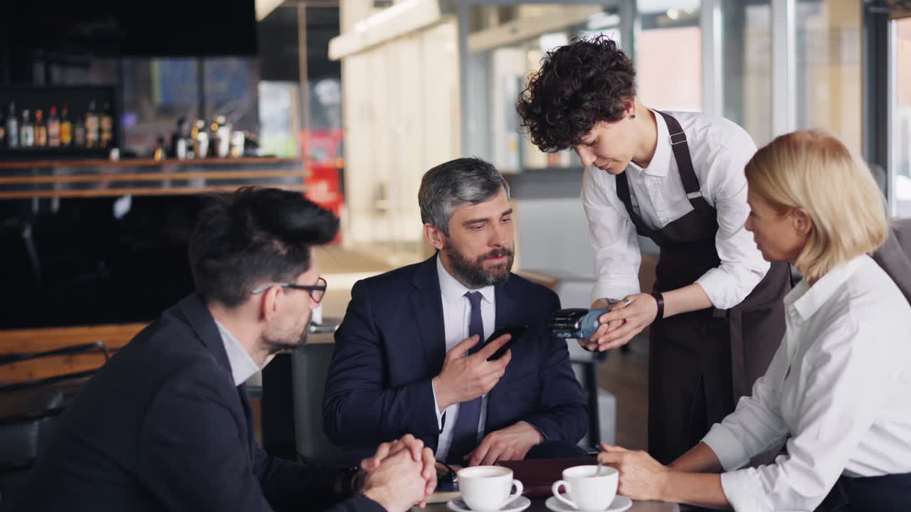 reunião de negócios num café.