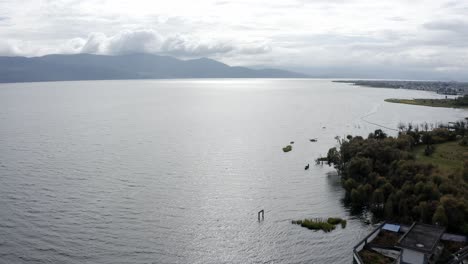 hermoso lago erhai cerca de dali, provincia de yunnan china, vista aérea