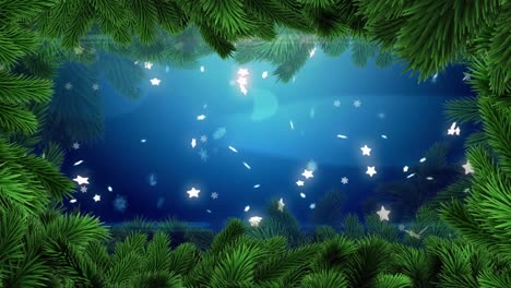 Animation-Von-Leuchtenden-Sternen-Und-Schneeflocken,-Die-Auf-Einen-Blauen,-Mondbeschienenen-Hintergrund-Mit-Weihnachtsbaumrand-Fallen