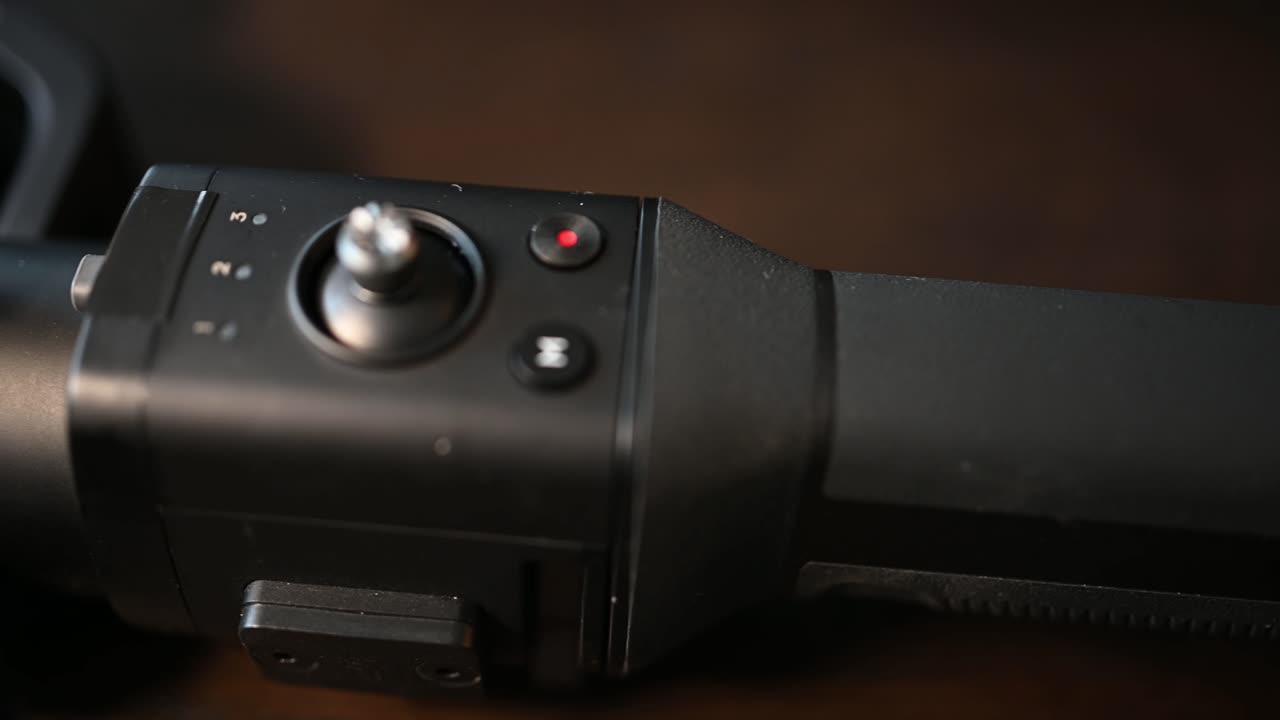 карданный шар, медленная драматическая съемка необходимый инструмент тревел-блогера