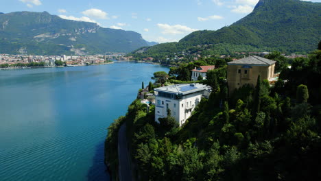 Increíble-Villa-En-El-Lago-De-Como,-Italia