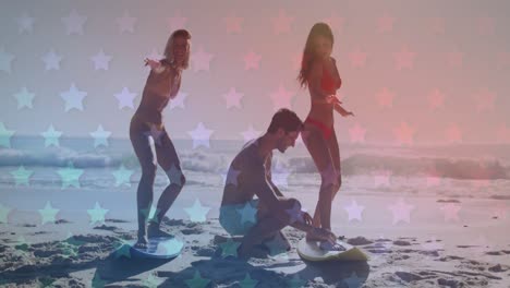 múltiples estrellas parpadeantes contra un grupo de amigos practicando surf en la playa