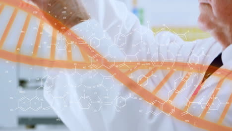 animación de cadena de adn y procesamiento de datos científicos sobre una científica caucásica en el laboratorio