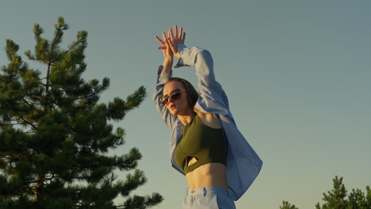 현대 무용, 패션, 여성 댄서