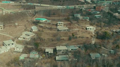 vista aérea de los edificios en la ciudad de muzaffarabad de azad kashmir en pakistán