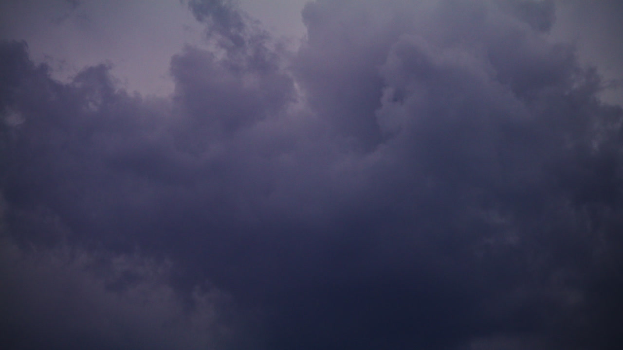 cielo dramático con nubes