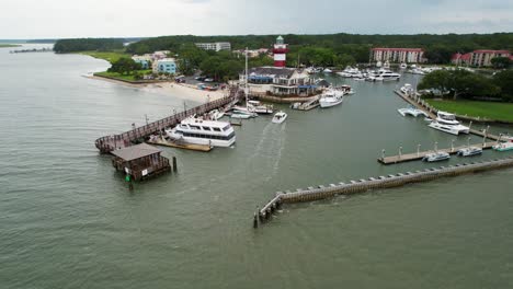 Hafenstadt-Hilton-Head-Leuchtturm-Reverse-Drone-Flyaway