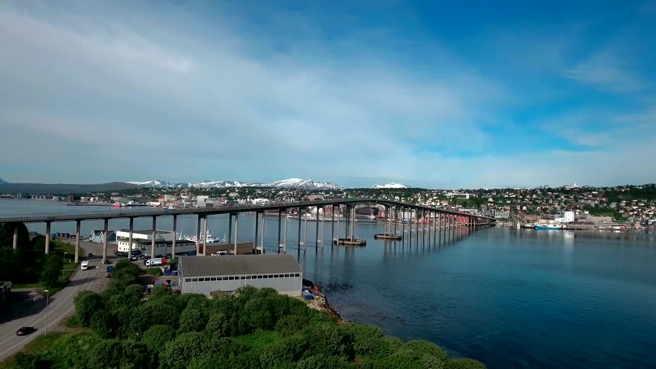 노르웨이 트롬소 시의 다리 항공 영상
