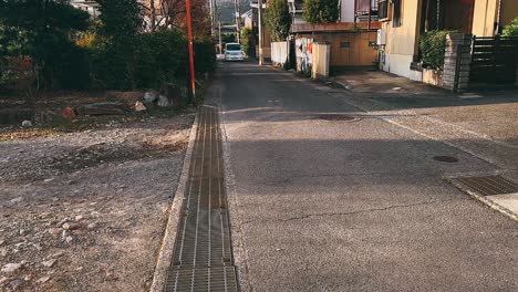 escena de callejón residencial japonesa