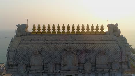 Murudeshwar-Shiva-Estatua-Sur-De-La-India-Drone-Puesta-De-Sol