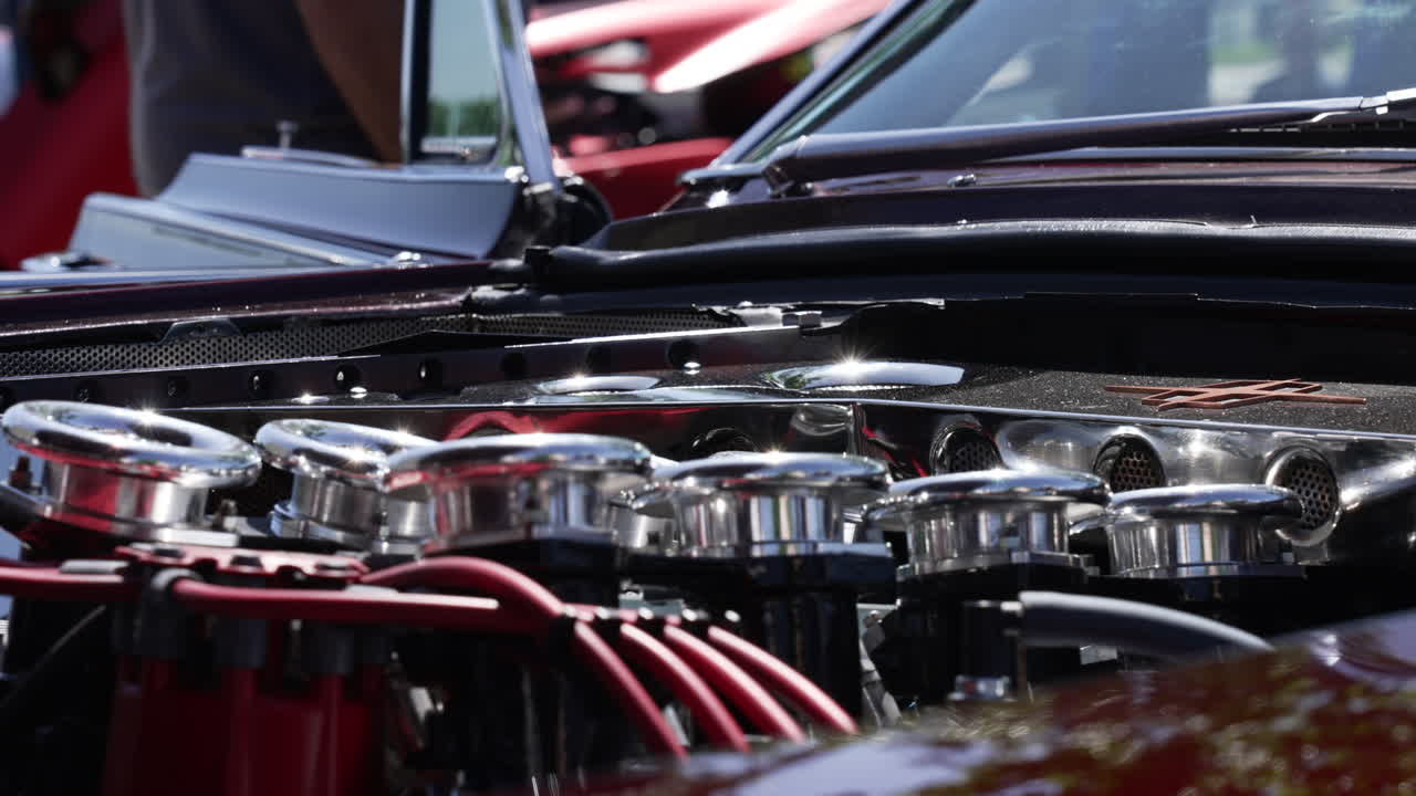 링컨 컨티 ⁇ 탈 럭셔리 자동차의 모터 엔진의 가속기