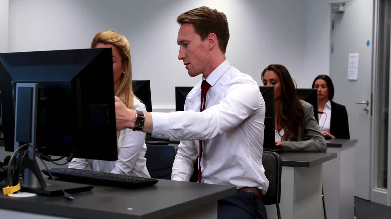 관리자, 콜 센터 직원