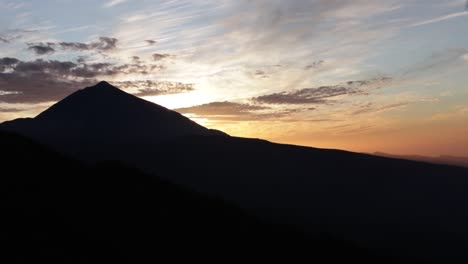 Zeitraffer-Eines-Sonnenuntergangs-über-Dem-Teide,-Teneriffa