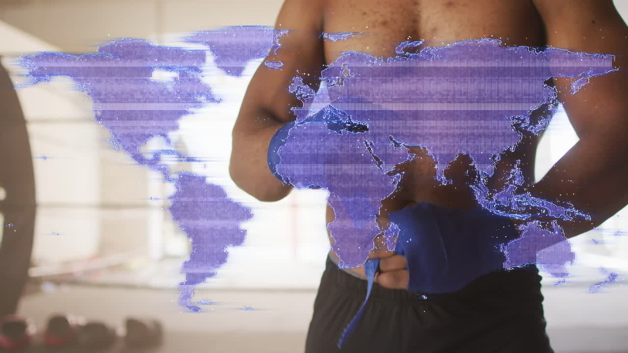 Pugile che afferra una fascia blu, avvolgendo le dita e il polso per la boxe, con una sovrapposizione grafica viola che ne migliora i dettagli