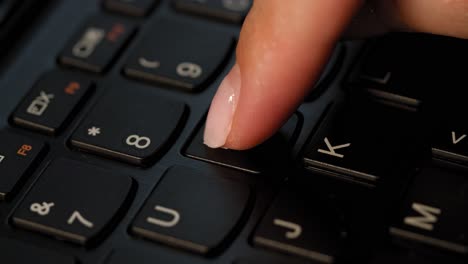 Pushing I button on the black keyboard