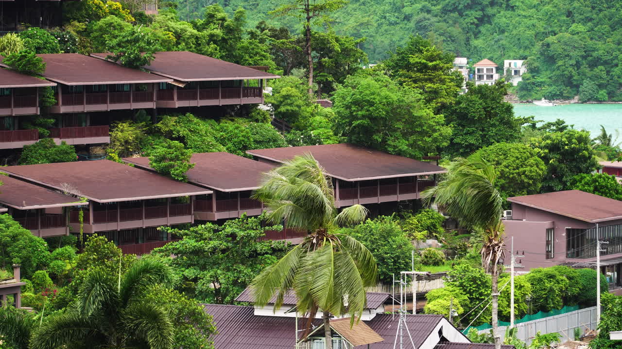edificios en el vecindario de la isla de phi phi, tailandia