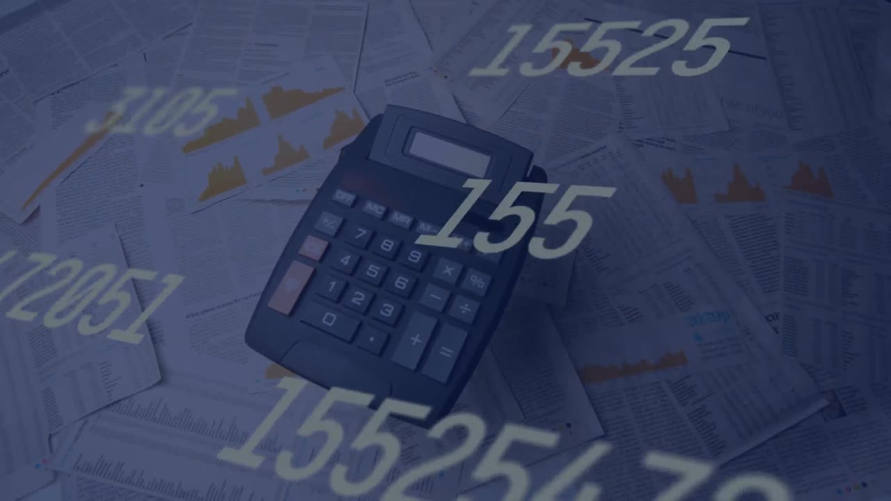 animación de procesamiento de números a través de calculadora y papeles