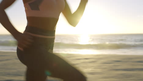 Correr,-Puesta-De-Sol-Y-Mujer-En-La-Playa