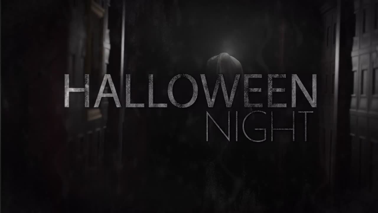 animación de texto de la noche de halloween sobre fantasma en fondo negro